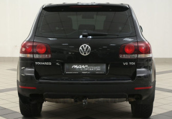 Подержанный автомобиль Volkswagen Touareg 2007 года (3 фото)