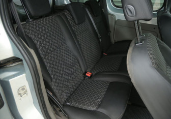 Подержанный автомобиль Renault Kangoo 2008 года (11 фото)