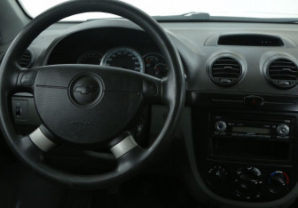 Подержанный автомобиль Chevrolet Lacetti Hatchback 2011 года (14 фото)