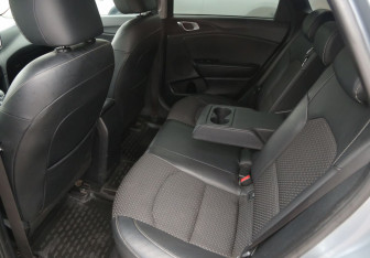 Подержанный автомобиль Kia Ceed Wagon 2019 года (14 фото)