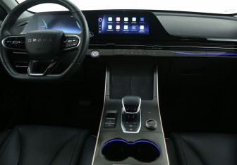 Подержанный автомобиль Omoda C5 2023 года (12 фото)