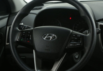 Подержанный автомобиль Hyundai Creta 2016 года (16 фото)