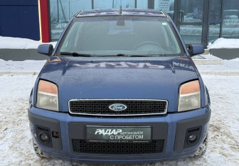 Подержанный автомобиль Ford Fusion 2006 года (2 фото)