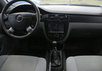 Подержанный автомобиль Chevrolet Lacetti Sedan 2007 года (12 фото)