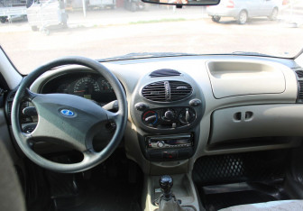 Подержанный автомобиль LADA (ВАЗ) Kalina Wagon 2011 года (13 фото)