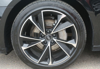 Подержанный автомобиль Audi A6 Sedan 2021 года (20 фото)
