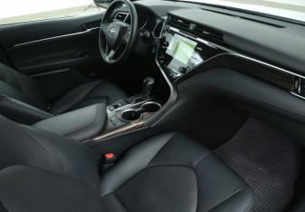 Подержанный автомобиль Toyota Camry Sedan 2020 года (9 фото)
