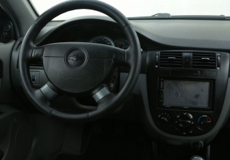 Подержанный автомобиль Chevrolet Lacetti Sedan 2011 года (14 фото)