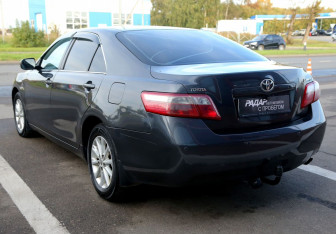 Подержанный автомобиль Toyota Camry Sedan 2008 года (4 фото)