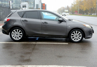 Подержанный автомобиль Mazda 3 Hatchback 2009 года (7 фото)