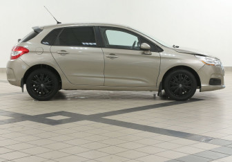 Подержанный автомобиль Citroen C4 Hatchback 2012 года (5 фото)