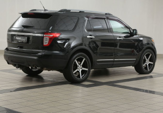 Подержанный автомобиль Ford Explorer 2011 года (4 фото)