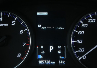 Подержанный автомобиль Mitsubishi Outlander 2012 года (19 фото)