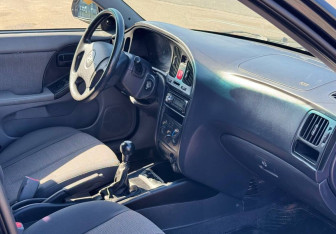 Подержанный автомобиль Hyundai Elantra Sedan 2008 года (9 фото)