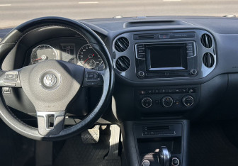 Подержанный автомобиль Volkswagen Tiguan 2015 года (8 фото)