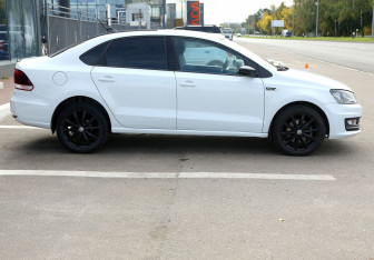 Подержанный автомобиль Volkswagen Polo Sedan 2019 года (7 фото)