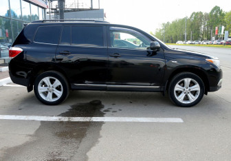 Подержанный автомобиль Toyota Highlander 2012 года (7 фото)