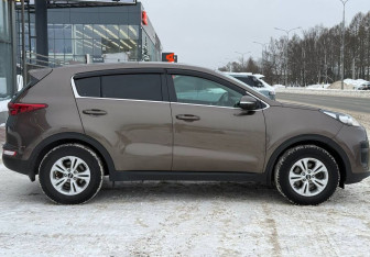 Подержанный автомобиль Kia Sportage 2018 года (9 фото)