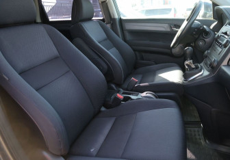 Подержанный автомобиль Honda CR-V 2008 года (10 фото)