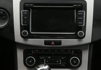 Подержанный автомобиль Volkswagen Passat CC 2011 года (13 фото)
