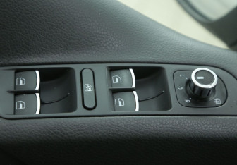 Подержанный автомобиль Volkswagen Tiguan 2012 года (16 фото)