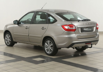 Подержанный автомобиль LADA (ВАЗ) Granta Liftback 2022 года (2 фото)