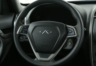 Подержанный автомобиль Chery Tiggo (T11) 2015 года (16 фото)