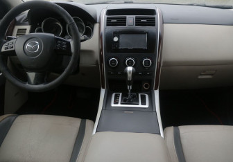 Подержанный автомобиль Mazda CX-9 2008 года (12 фото)