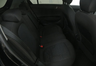 Подержанный автомобиль Hyundai i20 2010 года (11 фото)