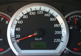 Подержанный автомобиль Chevrolet Lacetti Wagon 2005 года (17 фото)