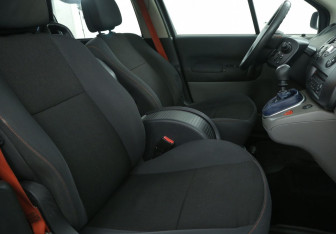 Подержанный автомобиль Renault Scenic 2008 года (10 фото)