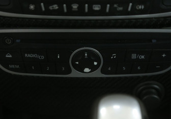 Подержанный автомобиль Renault Fluence 2012 года (15 фото)