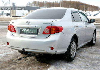 Подержанный автомобиль Toyota Corolla Sedan 2008 года (6 фото)