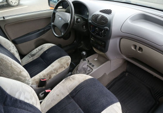 Подержанный автомобиль LADA (ВАЗ) Kalina Sedan 2010 года (9 фото)