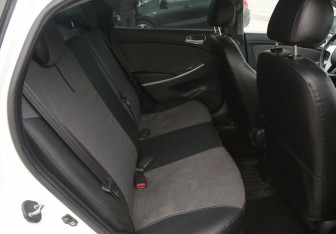 Подержанный автомобиль Hyundai Solaris Sedan 2011 года (11 фото)