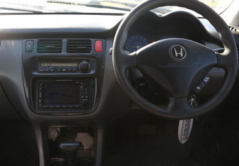 Подержанный автомобиль Honda HR-V 1999 года (14 фото)