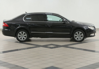 Подержанный автомобиль Skoda Superb Liftback 2011 года (5 фото)