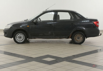 Подержанный автомобиль LADA (ВАЗ) Granta Sedan 2013 года (7 фото)