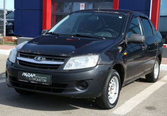 Подержанный автомобиль LADA (ВАЗ) Granta Sedan 2013 года (3 фото)