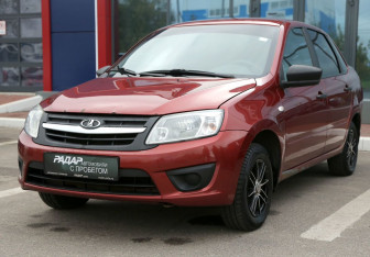 Подержанный автомобиль LADA (ВАЗ) Granta Sedan 2017 года (3 фото)