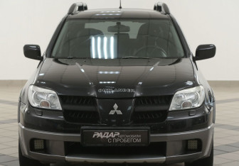 Подержанный автомобиль Mitsubishi Outlander 2006 года (6 фото)