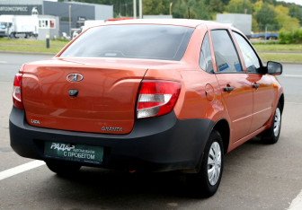 Подержанный автомобиль LADA (ВАЗ) Granta Sedan 2014 года (6 фото)