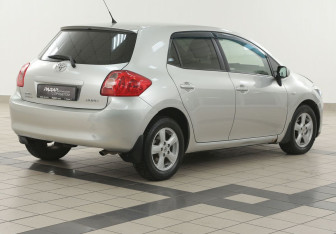 Подержанный автомобиль Toyota Auris Hatchback 2007 года (4 фото)