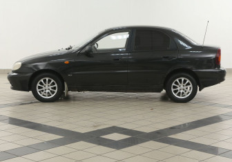 Подержанный автомобиль Chevrolet Lanos 2007 года (7 фото)