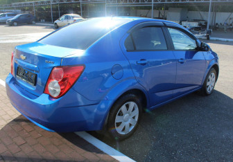 Подержанный автомобиль Chevrolet Aveo Sedan 2012 года (7 фото)