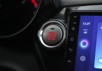 Подержанный автомобиль Kia Rio Sedan 2013 года (18 фото)