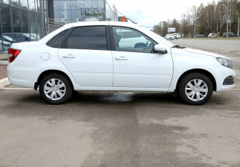 Подержанный автомобиль LADA (ВАЗ) Granta Sedan 2022 года (7 фото)