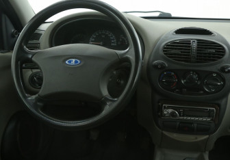 Подержанный автомобиль LADA (ВАЗ) Kalina Hatchback 2009 года (14 фото)