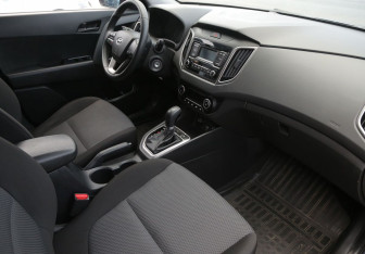 Подержанный автомобиль Hyundai Creta 2019 года (9 фото)