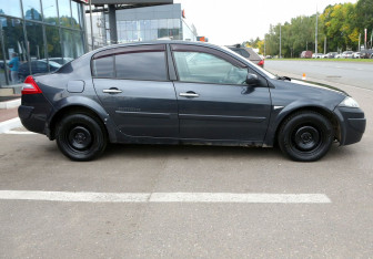 Подержанный автомобиль Renault Megane Sedan 2009 года (7 фото)
